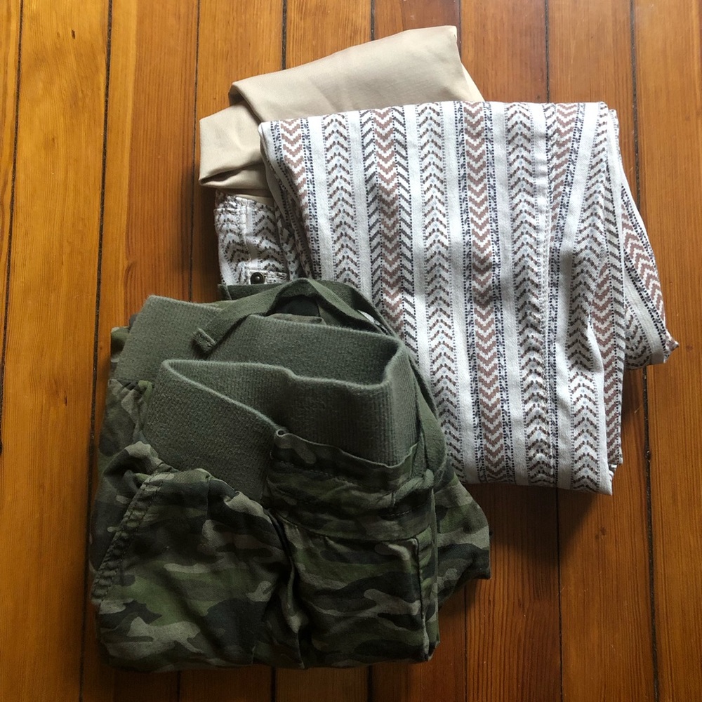 Lot of 2 Printed Maternity Pants - Size 0/Small